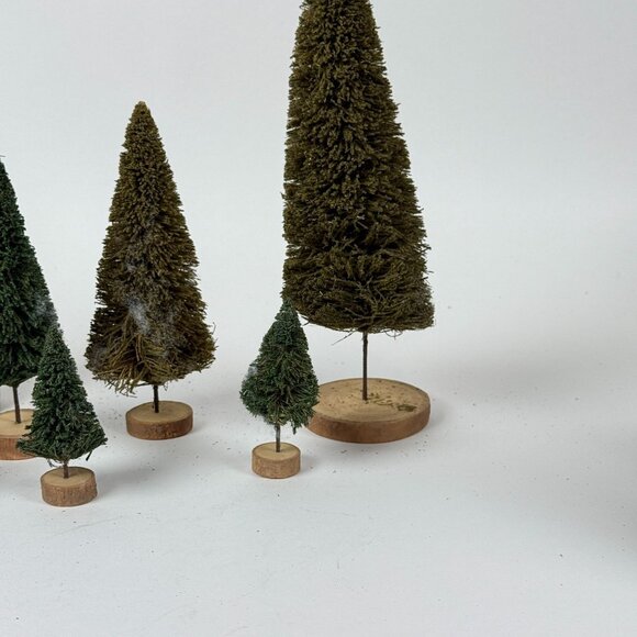 Vintage Lot Of 8 Miniature Village Trees With Wood Bases Holiday Decor - Picture 3 of 7